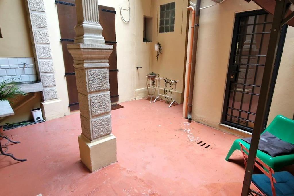 בולוניה Central And Cozy Loft With Courtyard מראה חיצוני תמונה